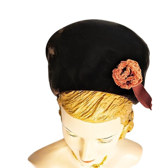 1960s Vintage Dark Brown Velvet Tall Structured Pillbox Hat With A Front Design main image 4